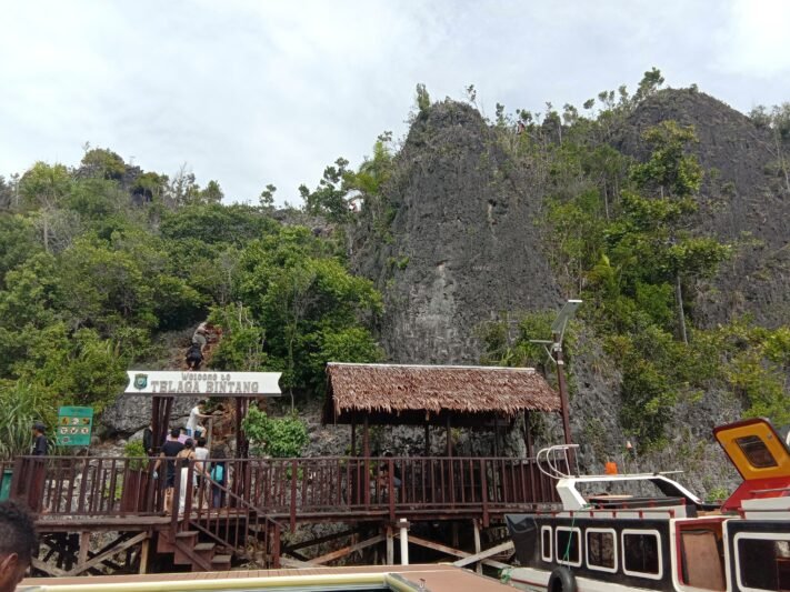 Dermaga Telaga Bintang