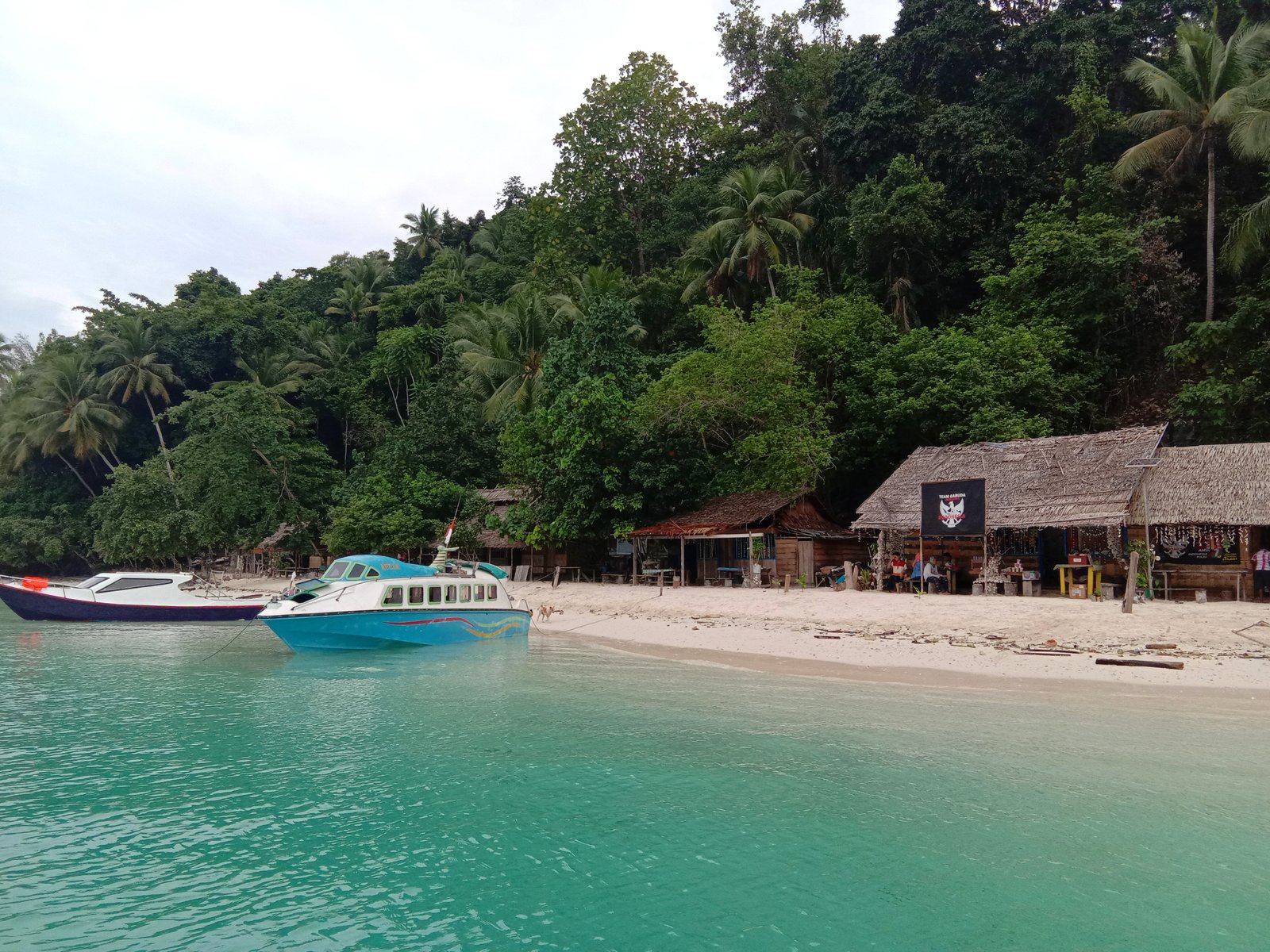 Nikmatnya Kopi  dan  Pisang  Goreng  di Pantai Friwen KATA  OMED