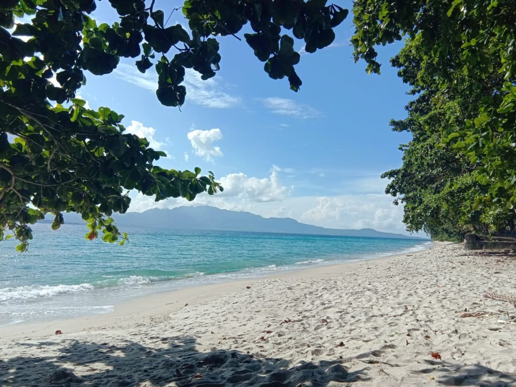 Pesona Pulau Haruku di Maluku - KATA OMED