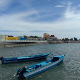 Dermaga Pelabuhan penyebrangan kepulau Dodola
