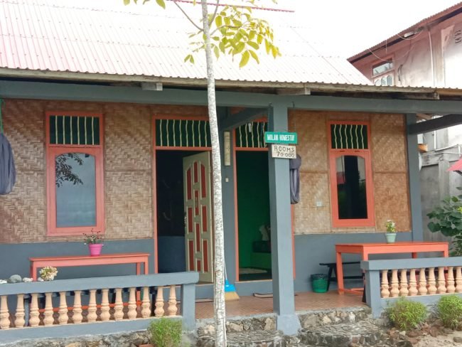 Penginapan Murah di Pantai Sorake Nias