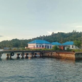Pelabuhan Teluk Dalam Nias Selatan