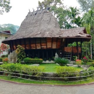 Museum Pusaka Nias Gunung Sitolli