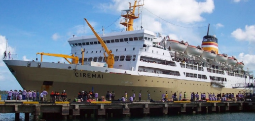 kapal pelni KM Ciremai