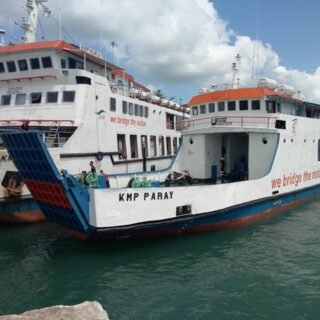 Kapal KMP Paralay
