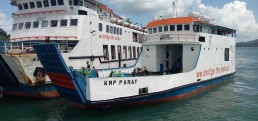 Kapal KMP Paralay