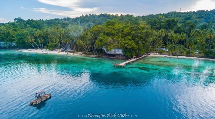 Pemandangan Pulau Biak