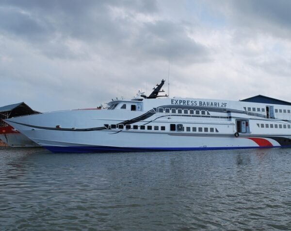 Kapal Bahari Express