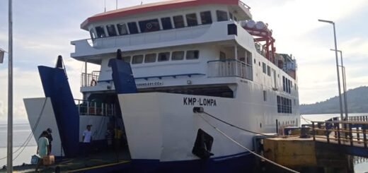 Kapal KMP Lompa