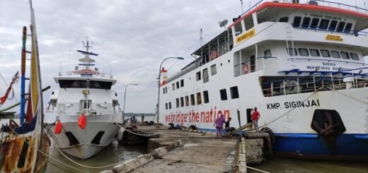 Kapal KMP Siginjai Dari Jepara