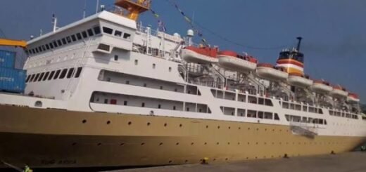 kapal pelni KM Nggapulu