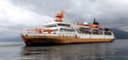 kapal pelni km Pangrango