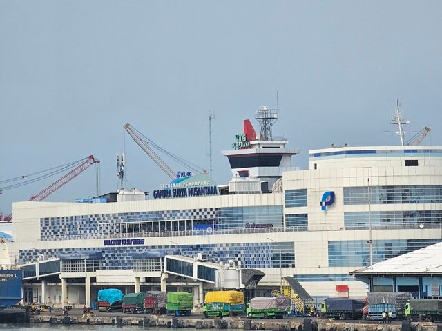 pelabuhan Tanjung Perak
