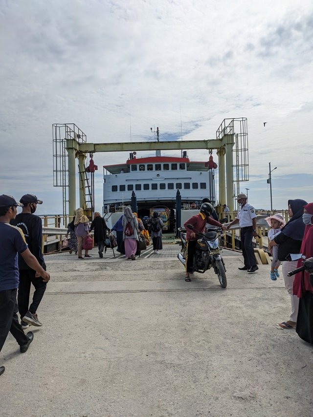 Jadwal Kapal di Pelabuhan Tondasi Muna Barat
