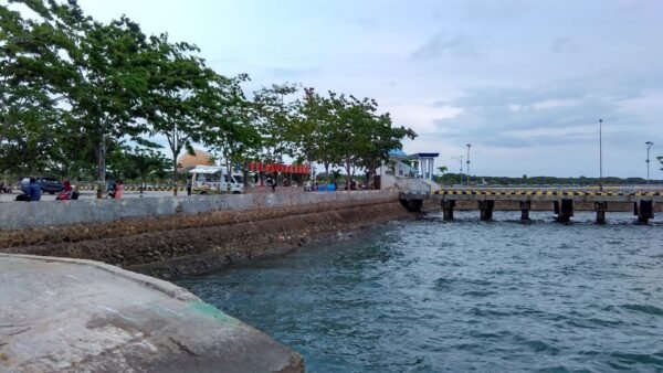 Pelabuhan Raha Muna