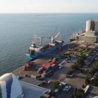 pelabuhan angin mamiri makassar