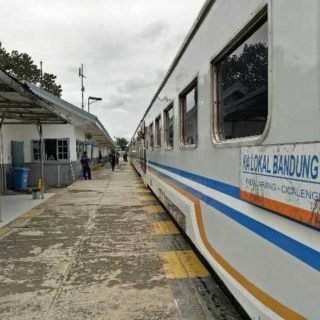 Kereta Api Bandung Raya