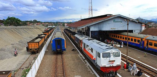 Stasiun Keteta padalarang ke purawakarta