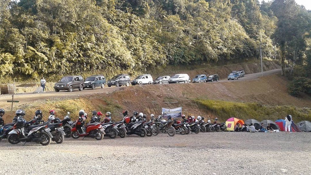 Parkiran di Desa Citorek, Negri Diatas Awan Lebak Banten