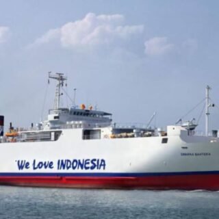 Kapal Fery KMP Swarna Bahtera dari surabaya ke sumbawa via badas