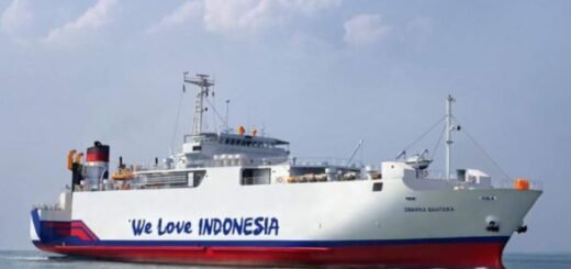 Kapal Fery KMP Swarna Bahtera dari surabaya ke sumbawa via badas