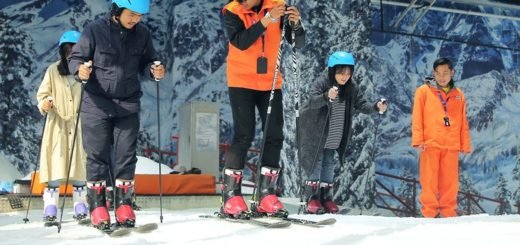 Bermain ski di Snow World Bintaro
