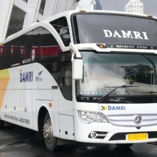 Bus Damri dari Bandar udara Sukarno Hatta