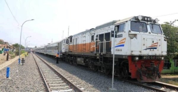 Kereta api Siliwangi dari Sukabumi ke Cianjur