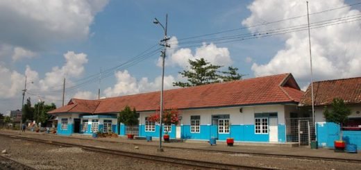 Stasiun kereta api lahat