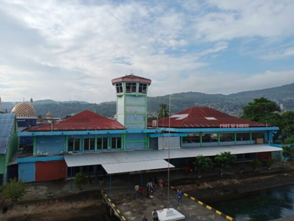 Pelabuhan Yos sudarso Kota Ambon