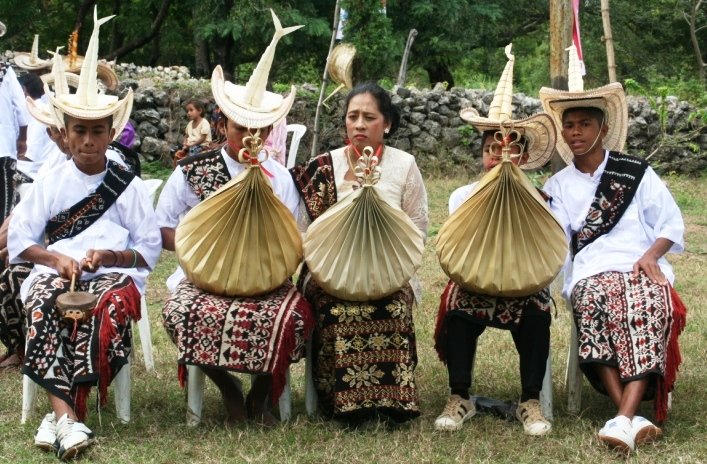 Mengenal 6 Suku Di Nusa Tenggara Timur - KATA OMED