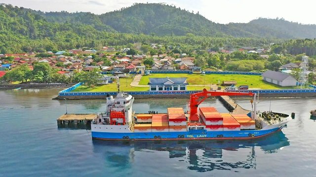 Dermaga Pelabuhan Sakete