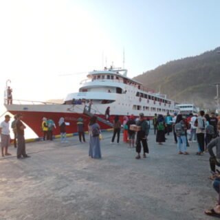 Kapal Km Bunda Maria Dari Ternate ke Babang Bacan