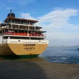 kapal pelni leuser