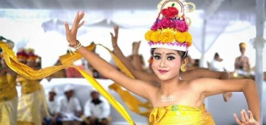 Tari Rejang Taman Sari