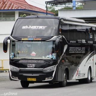 Bus Sudiro Tungga Jaya