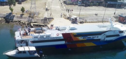 Jadwal kapal cepat MV Mentawai Fast dari Padang ke Mentawai