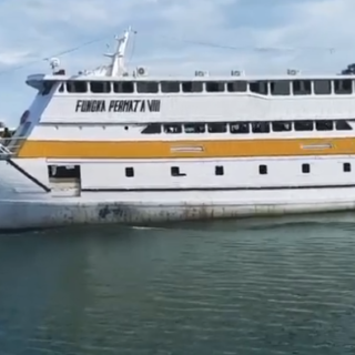 KM Fungka Permata rute Luwuk ke salakan