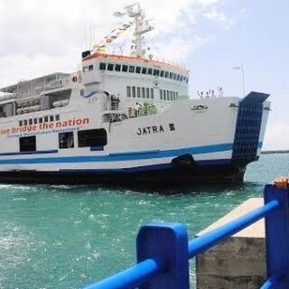 Kapal Dari Labuan Ke Amolengo