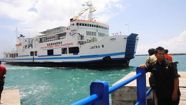 Kapal Dari Labuan Ke Amolengo