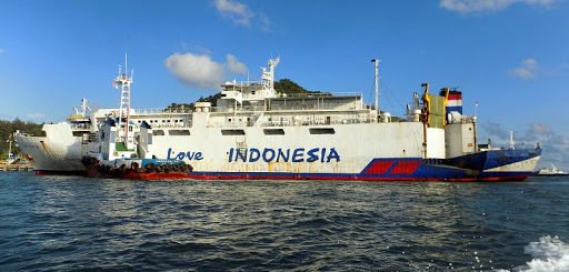 Kapal KM Madani Nusantara