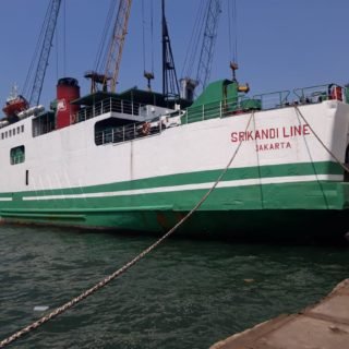 Kapal KM Srikandi Line