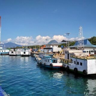Pelabuhan Laut Larantuka