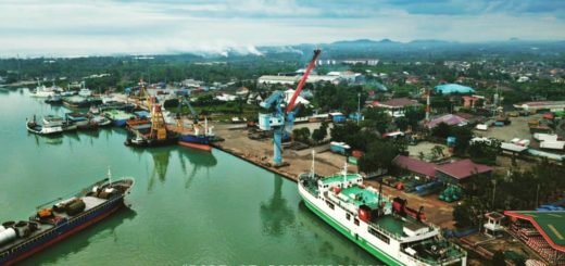 Pelabuhan Pangkal Balam Bangka