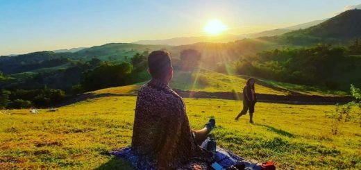 Sunrise di Bukit Teletubbies Labuan Bajo