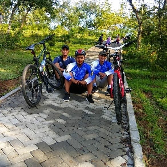 Bermain Sepeda di Taman Senja Kwasen