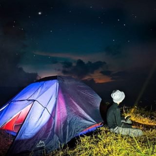 Bukit Pawuluhan saat malam