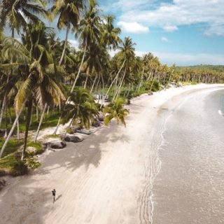 Pantai lagundri pulau nias