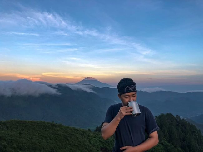 pemandangan dari Bukit Pawuluhan