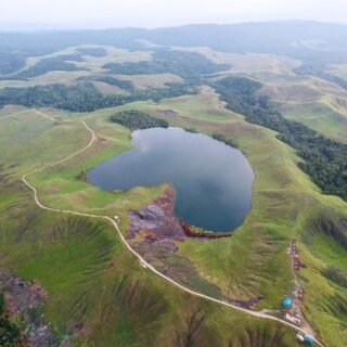Danau Imfote atau Danau Love sentani